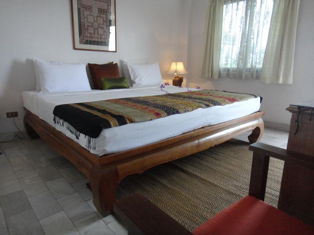 The Red Hibicus Guest House Chiang Mai Exterior photo