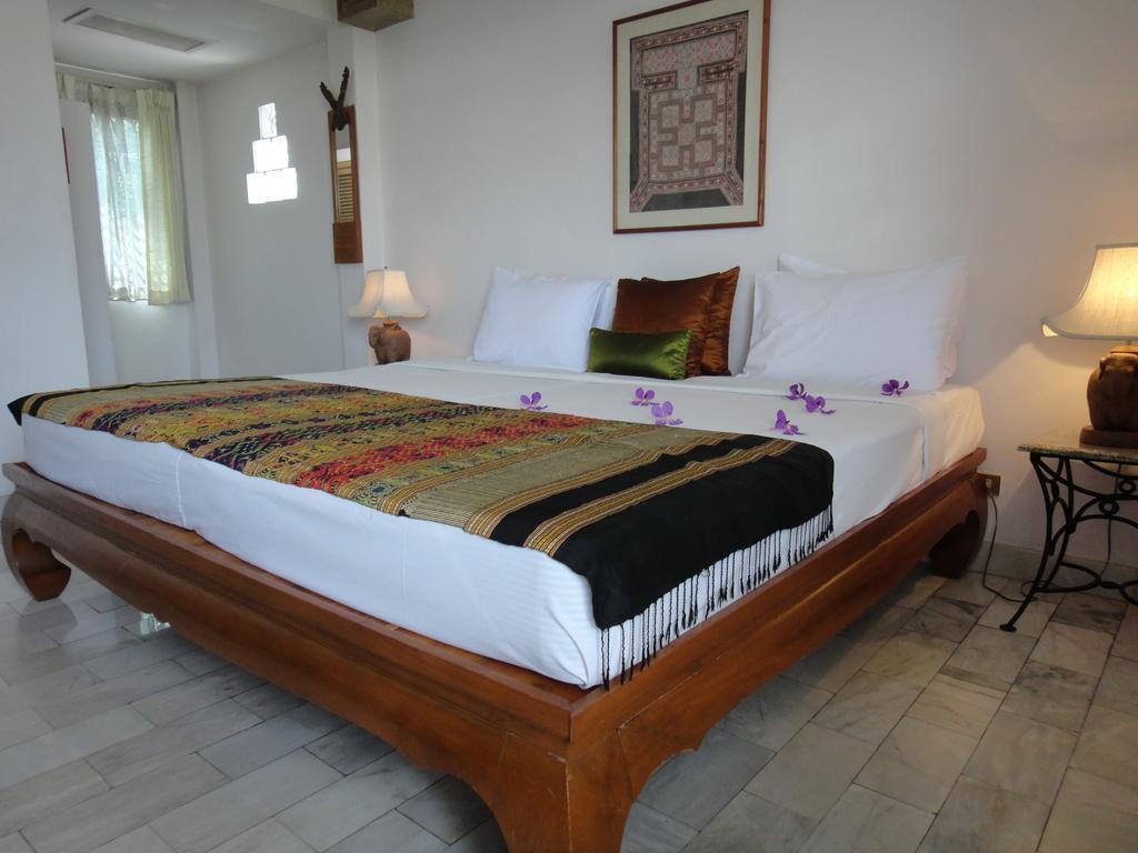 The Red Hibicus Guest House Chiang Mai Exterior photo